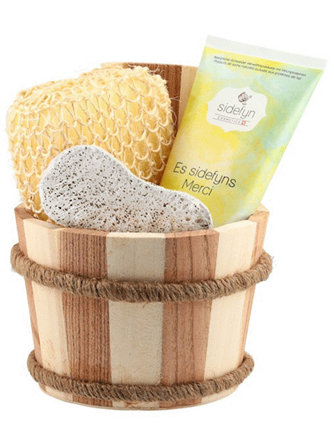 Holzkübel mit Duschcreme Es sidefyns Merci, Bimsstein und Duschschwamm